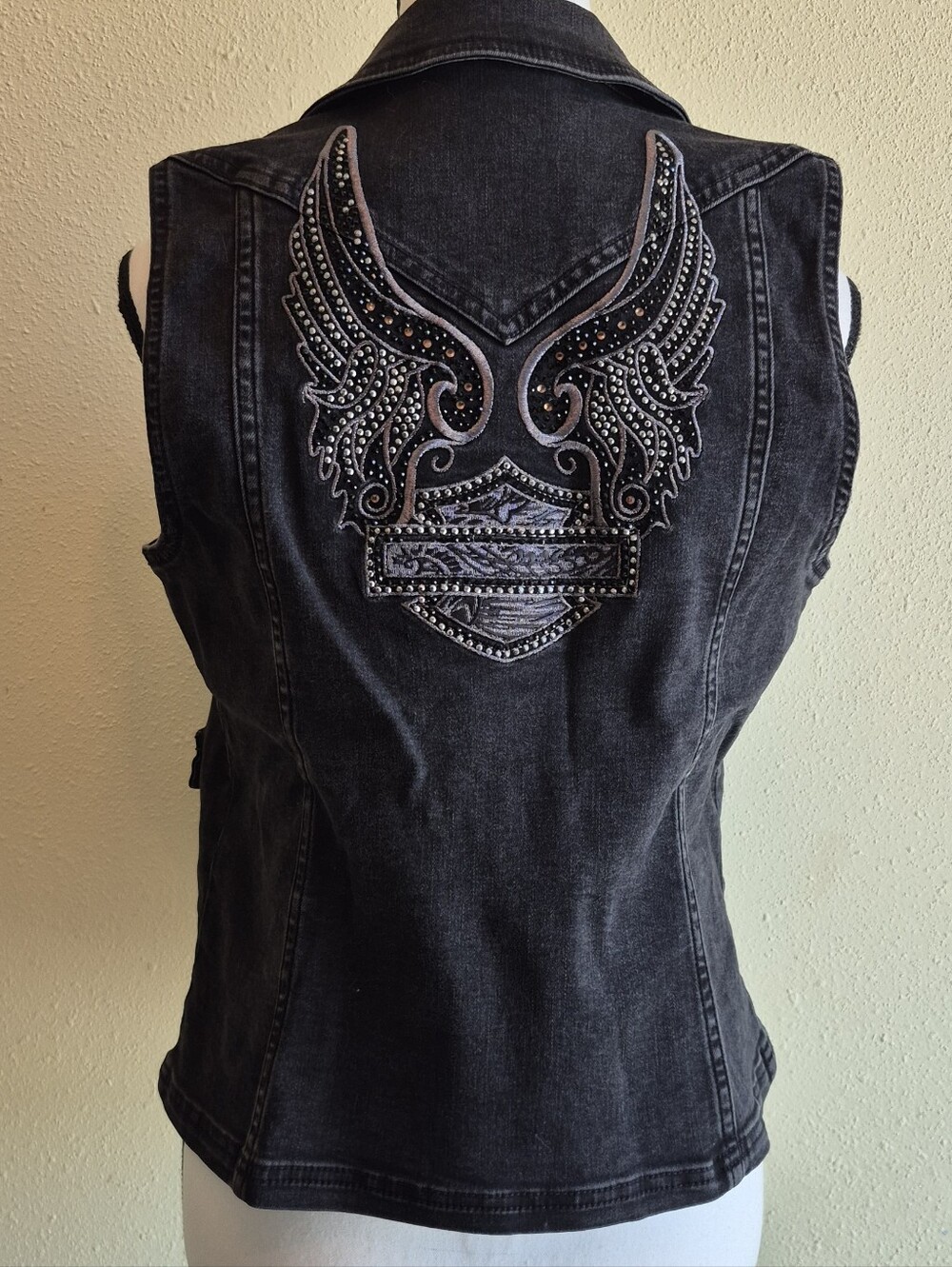 Harley Davidson Womens Winged Bling Logo Black Denim Vest Size Medium - Picture 3 of 8